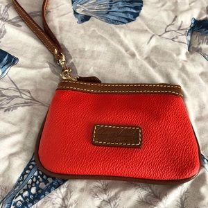 NWOT Dooney and Bourke wristlet with key ring